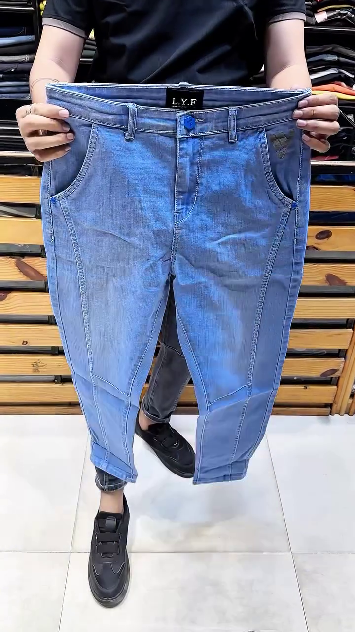 Menβs Panel-Stitched Tapered Denim β Street-Ready Vibes π