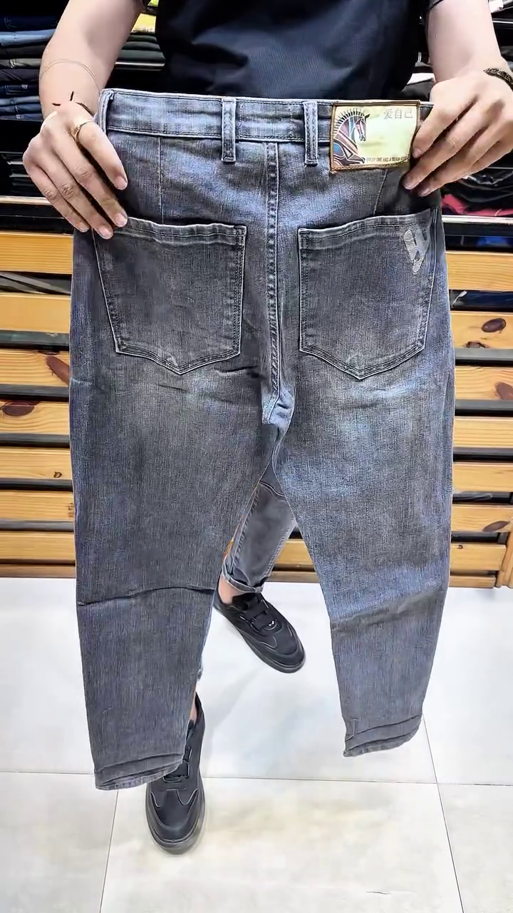 Menβs Panel-Stitched Tapered Denim β Street-Ready Vibes π - Image 4