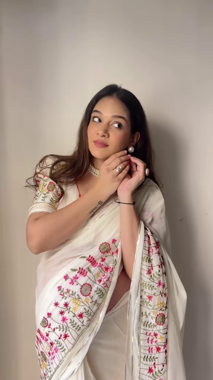 Elegant Off-White Embroidered Saree with Floral Border | Ethnic Chic - Image 3