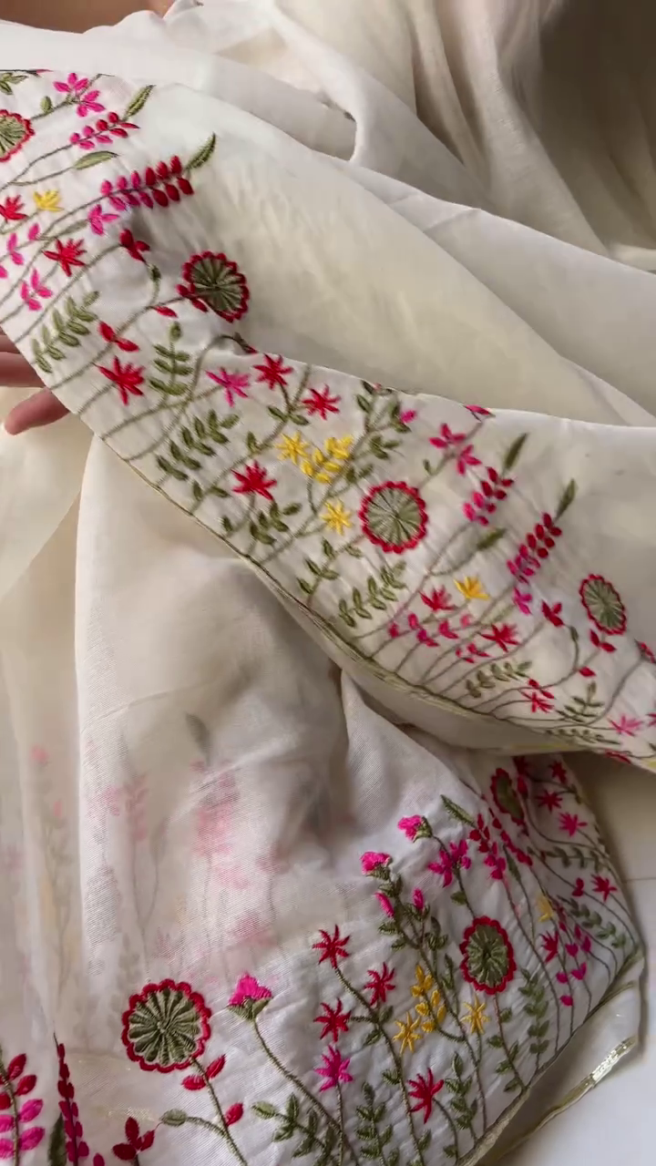 Elegant Off-White Embroidered Saree with Floral Border | Ethnic Chic - Image 4
