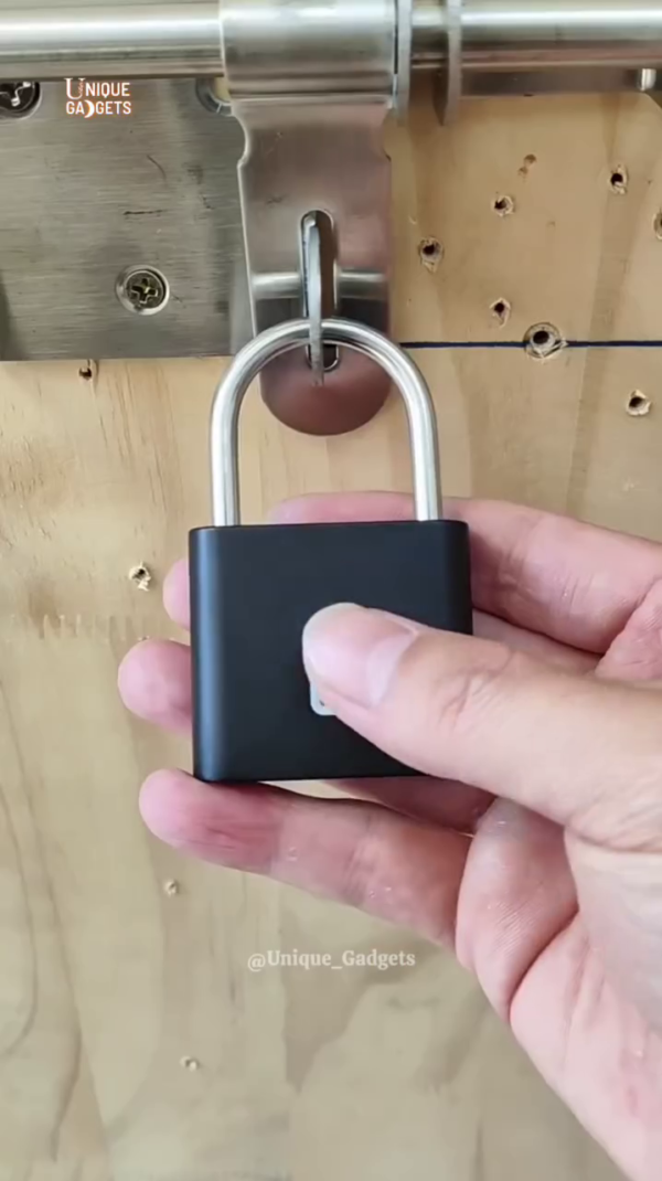 Smart Fingerprint Padlock – No Keys Needed! - Image 4
