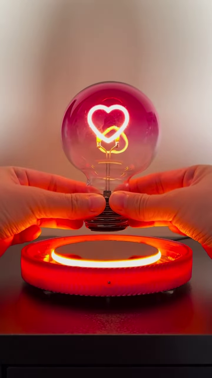 Futuristic Floating Lamp ๐ฎ๐ก โ Light That Defies Gravity