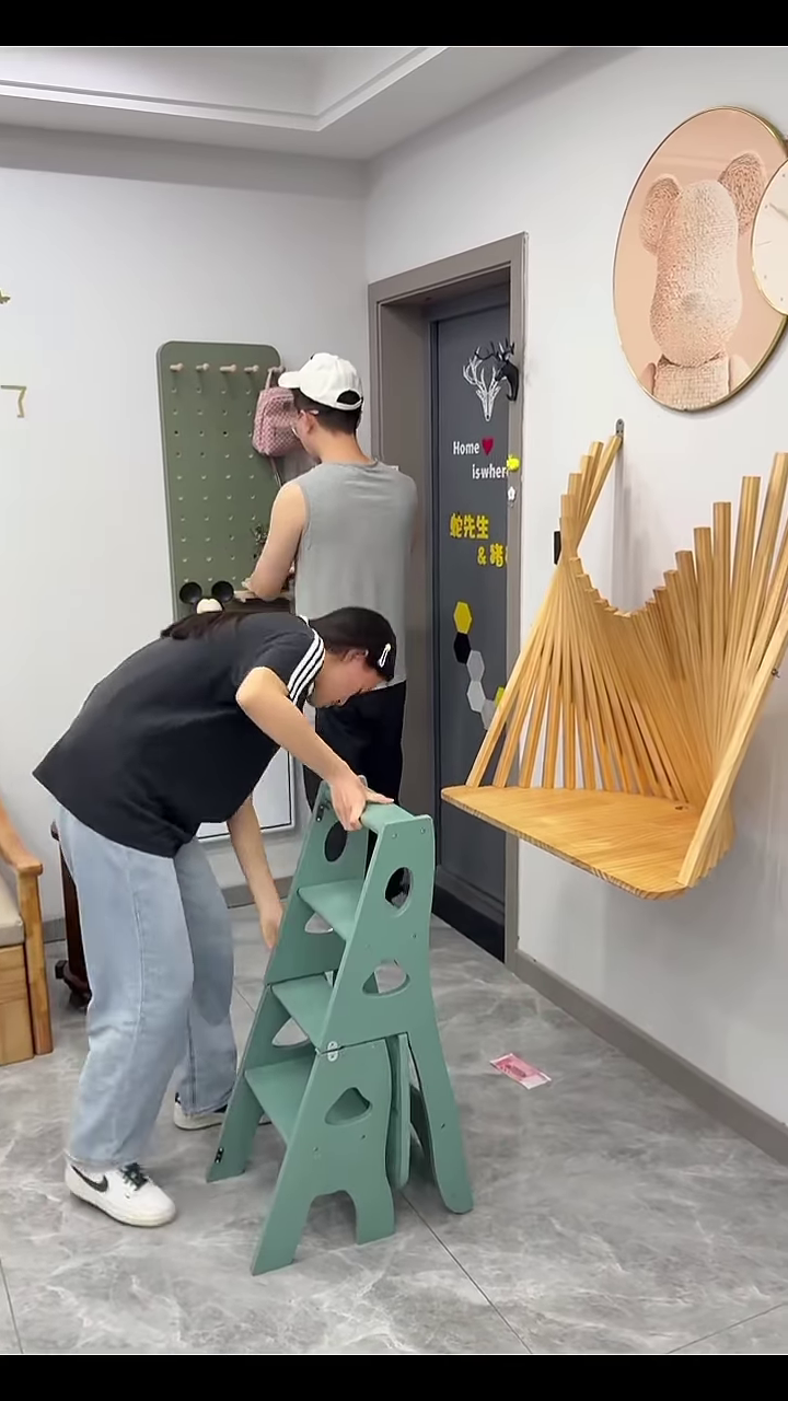 ๐ช Space-Saving Magic: The Wall-Mounted Folding "Piano" Chair! ๐ชโจ