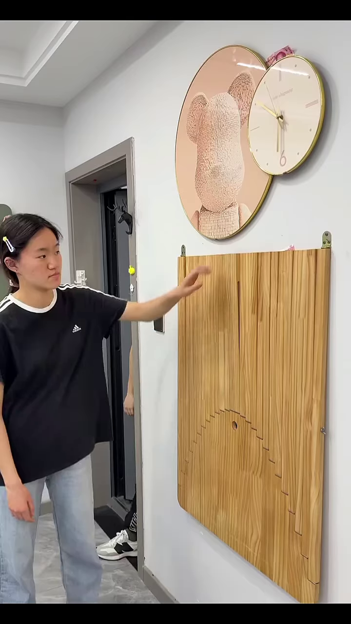๐ช Space-Saving Magic: The Wall-Mounted Folding "Piano" Chair! ๐ชโจ - Image 2