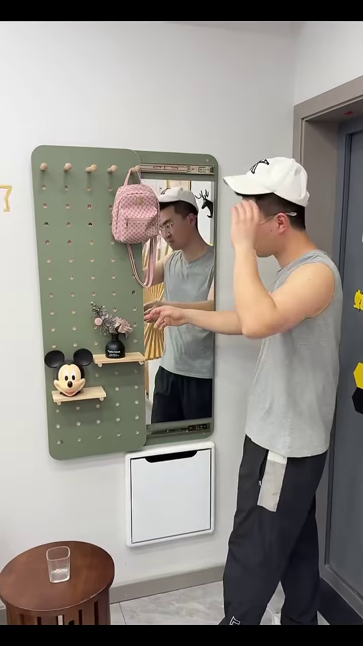 ๐๐ช Small Space, Big Function: Stylish Entryway Pegboard & Hidden Mirror! ๐ โจ