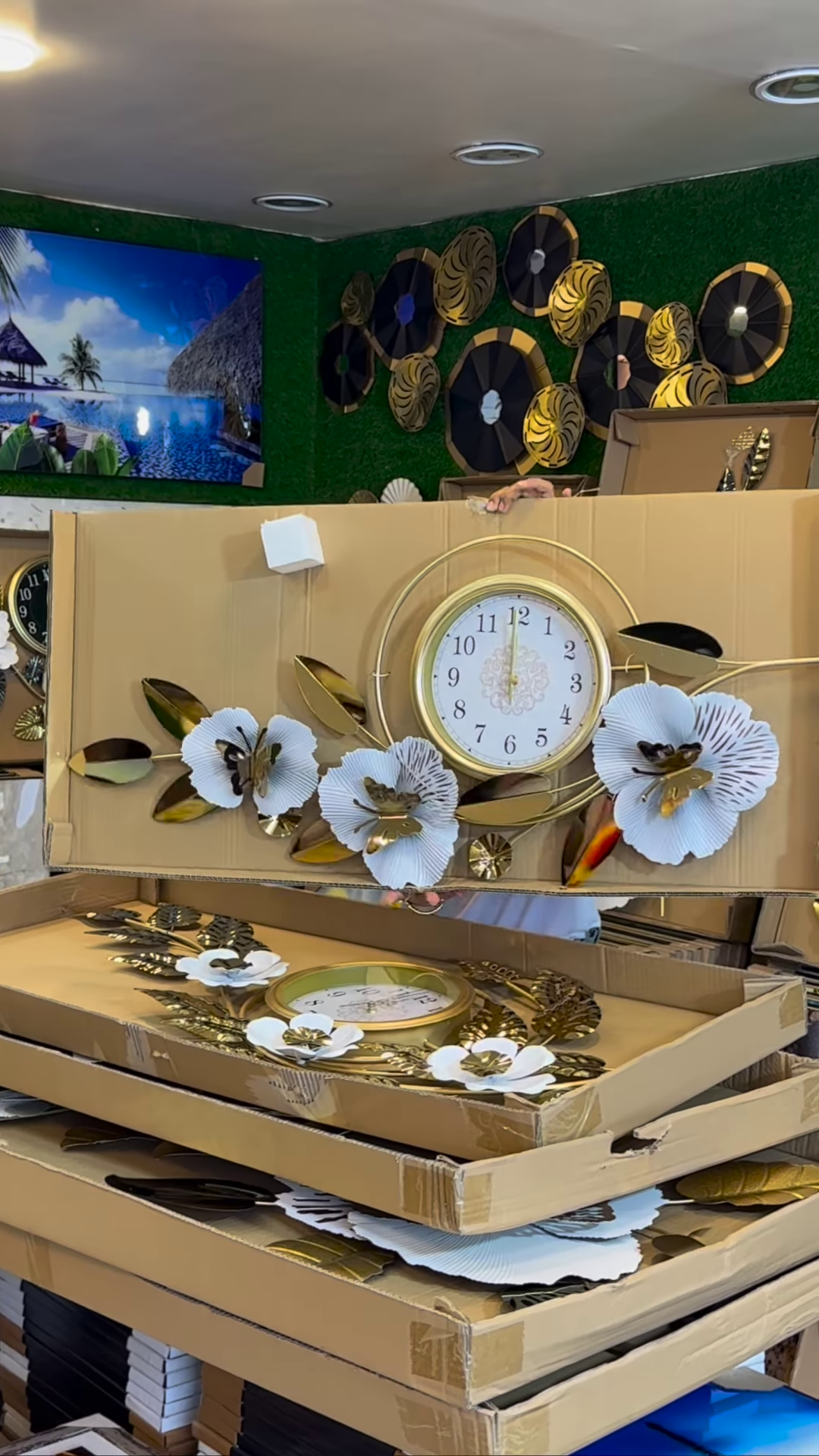 ππΈ Timeless Art: Elevate Your Home with Statement Clocks & Kinetic Design! β¨ - Image 6
