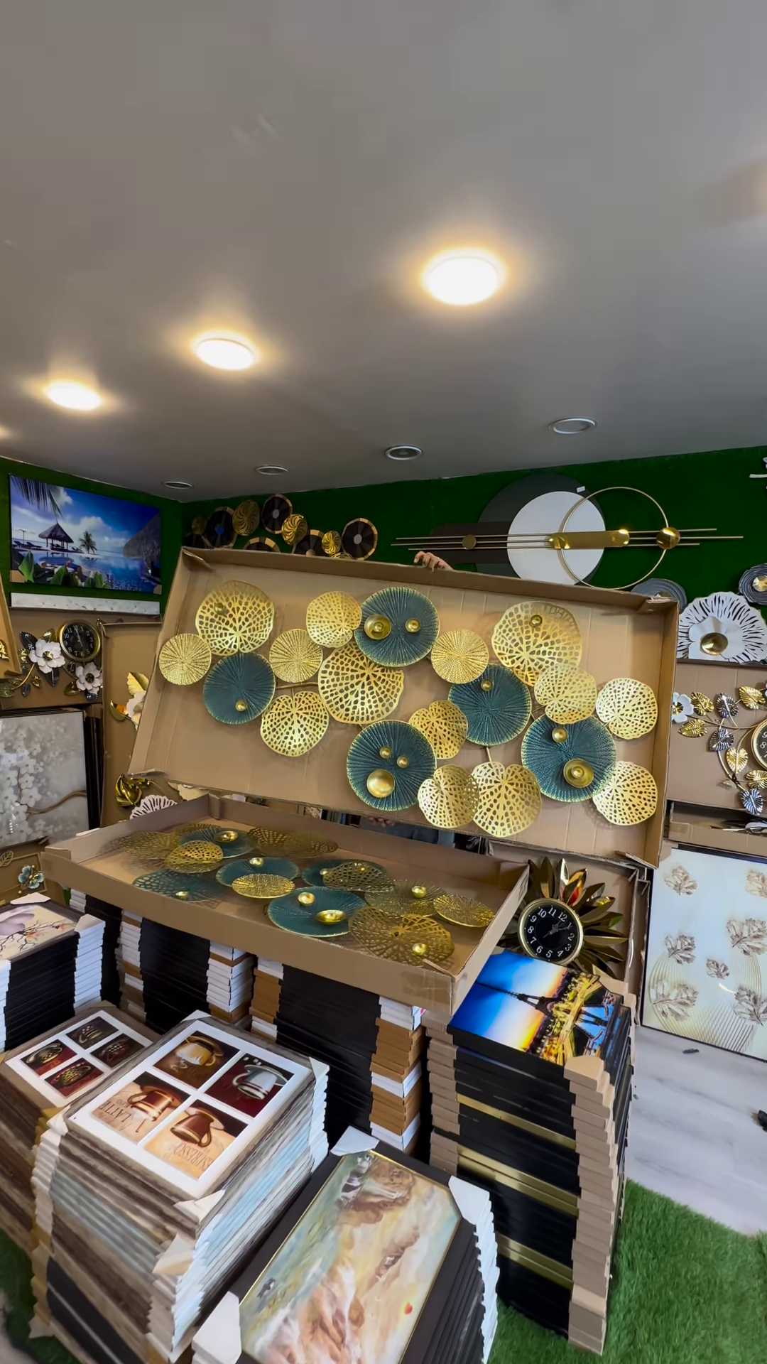 ππΈ Timeless Art: Elevate Your Home with Statement Clocks & Kinetic Design! β¨ - Image 5