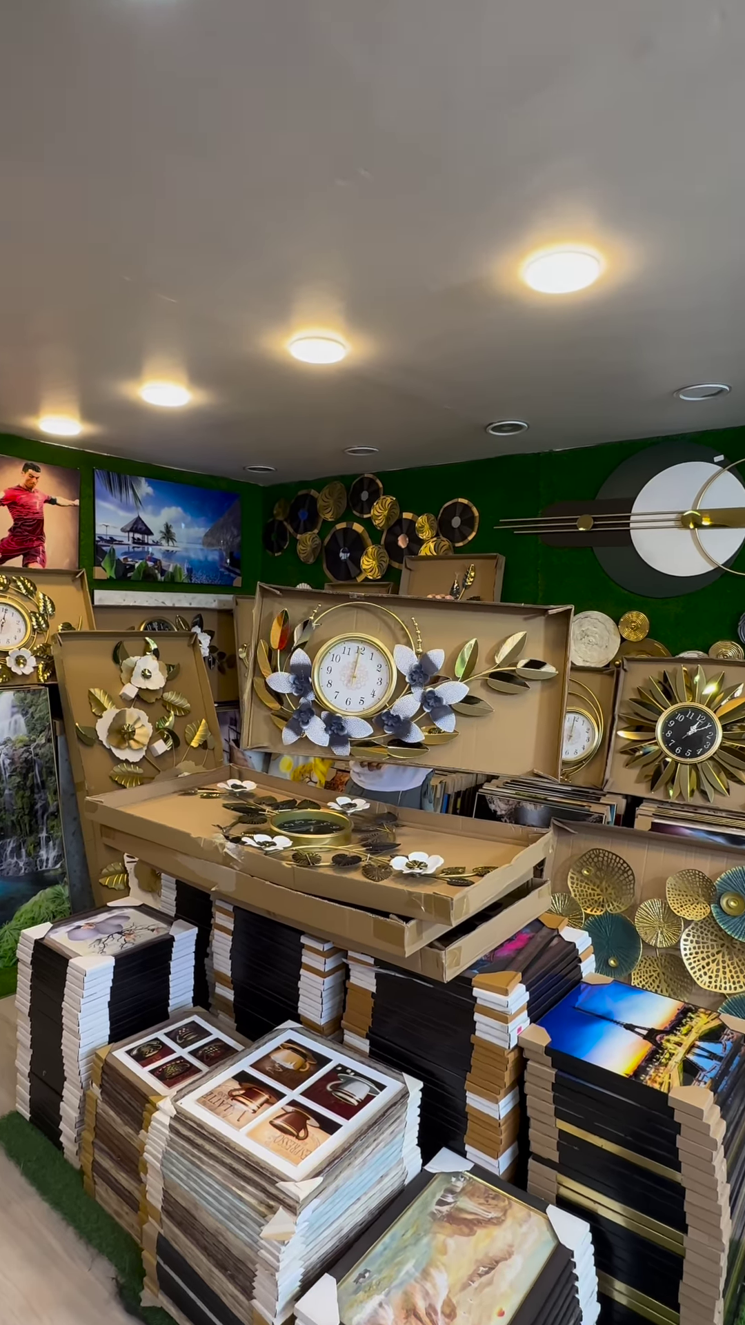 ππΈ Timeless Art: Elevate Your Home with Statement Clocks & Kinetic Design! β¨ - Image 4