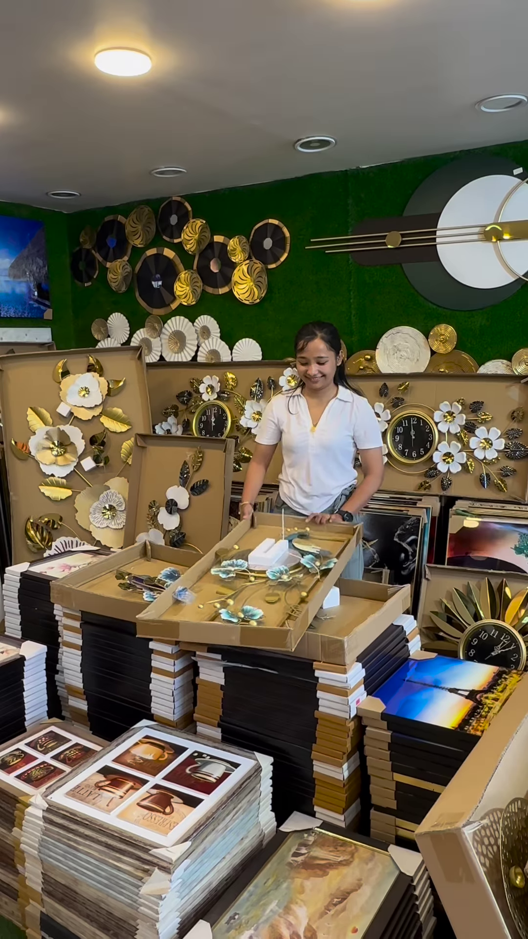 ππΈ Timeless Art: Elevate Your Home with Statement Clocks & Kinetic Design! β¨ - Image 3