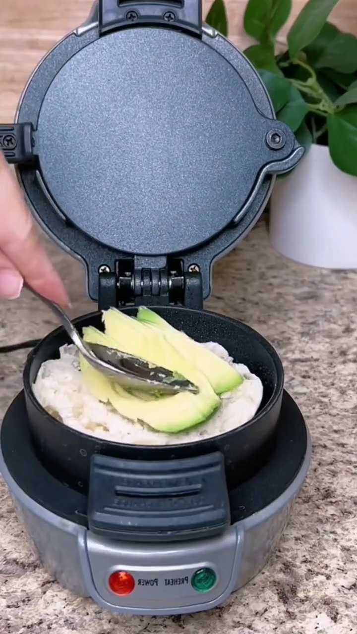 Automatic Non-Stick Breakfast Sandwich Maker - Image 2