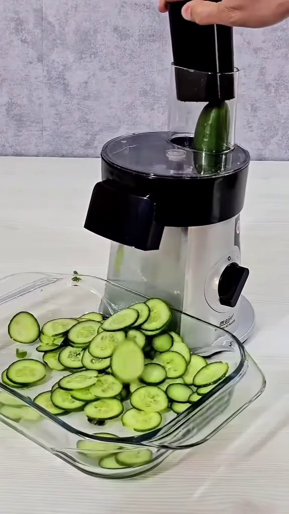 Electric Multi-Function Vegetable Slicer and French Fry Maker - Image 4