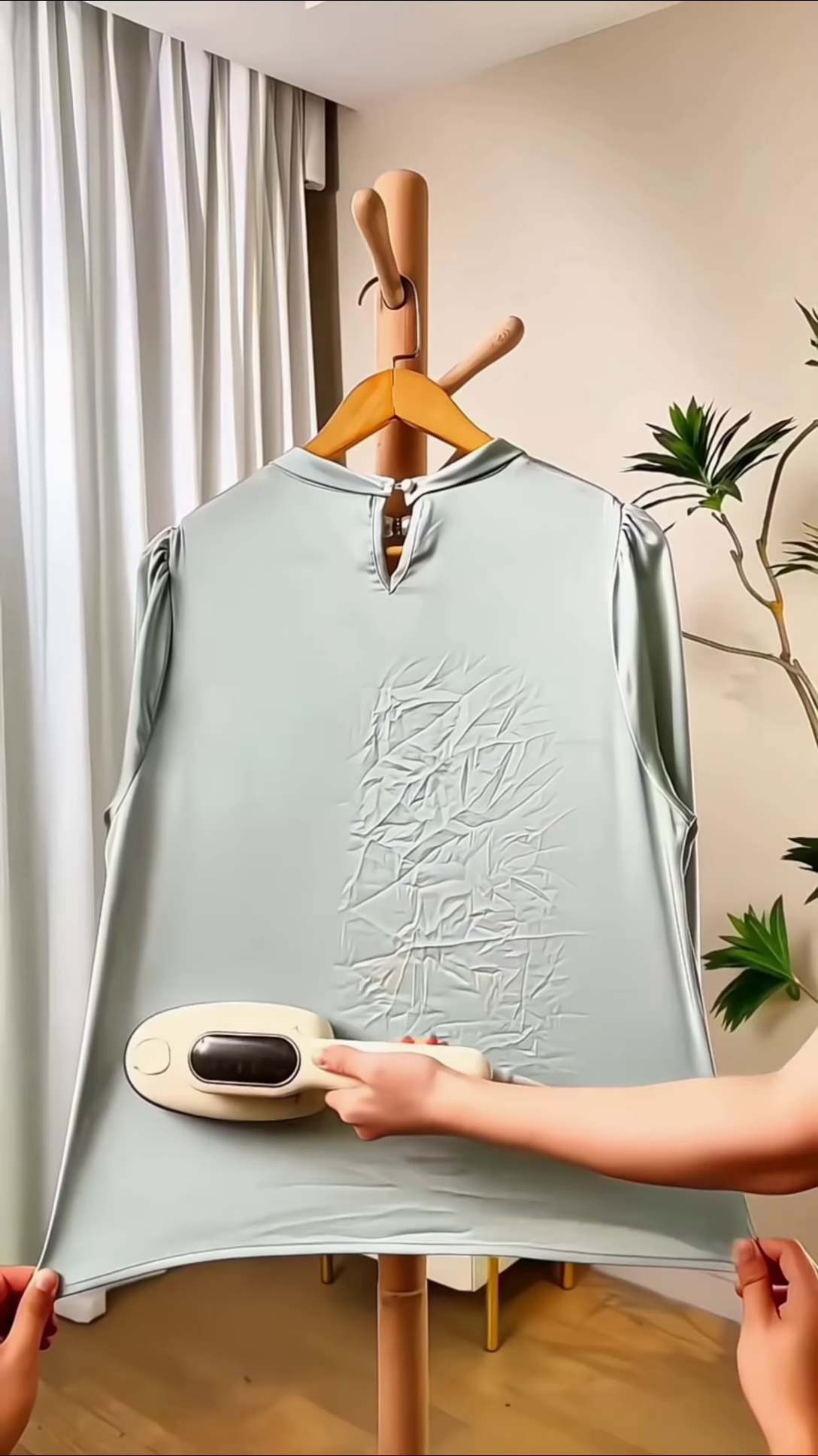 Portable Handheld Garment Steamer for Wrinkle-Free Clothing - Image 3