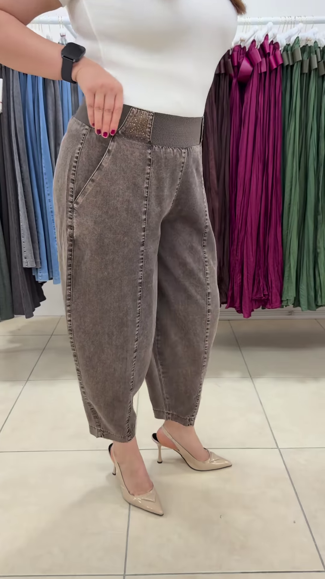 Comfort-Fit Elastic Waist Denim Trousers with Vertical Seam Detailing - Image 3